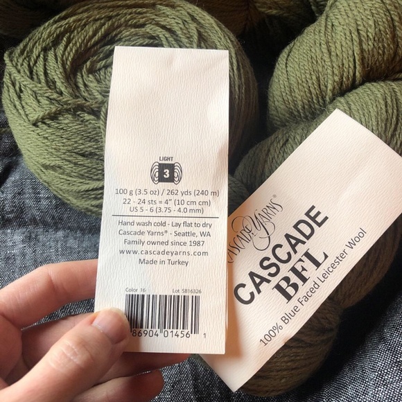 Worsted weight wool yarns - Picture 3 of 5